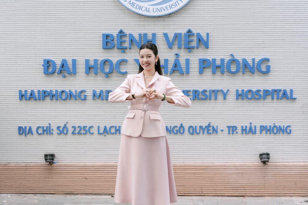 Á hậu Thuý Vân tham dự Hội thảo tiền sản tại Bệnh viện Đại học Y Hải Phòng